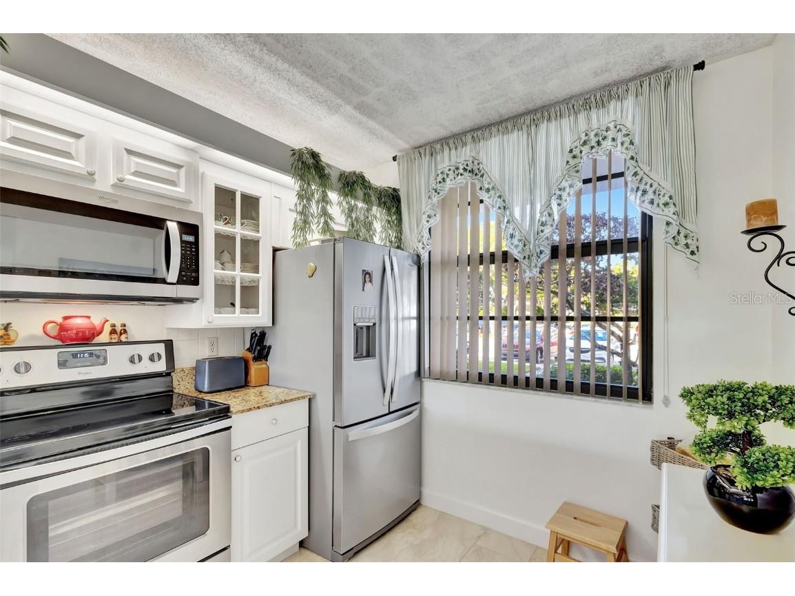 3630 Whitehall Drive #105 West Palm Beach FL 33401 O6363754 image5