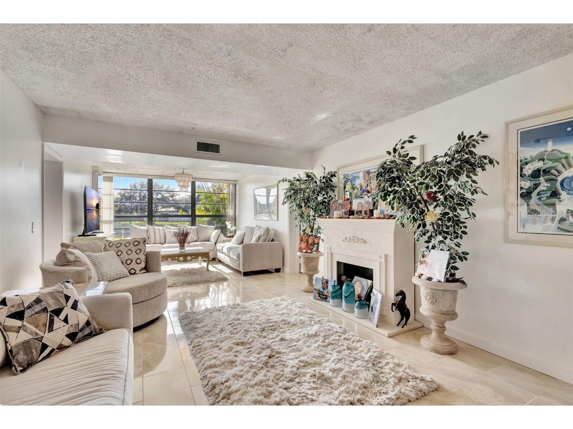 3630 Whitehall Drive #105 West Palm Beach FL 33401 O6363754 image9