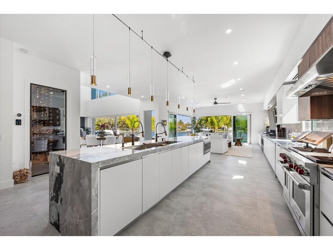 3631 San Remo Terrace Sarasota FL 34239 A4669078 image16