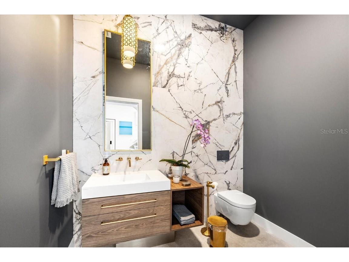 3631 San Remo Terrace Sarasota FL 34239 A4669078 image22