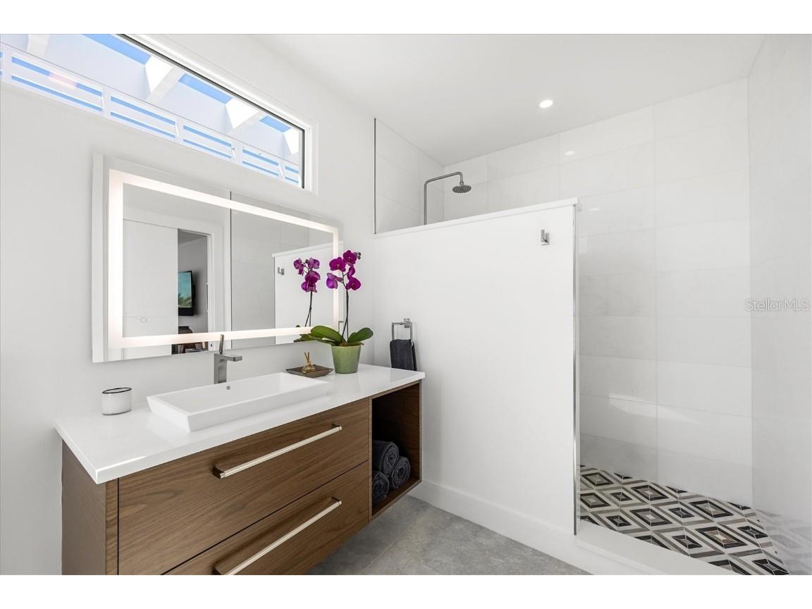 3631 San Remo Terrace Sarasota FL 34239 A4669078 image44