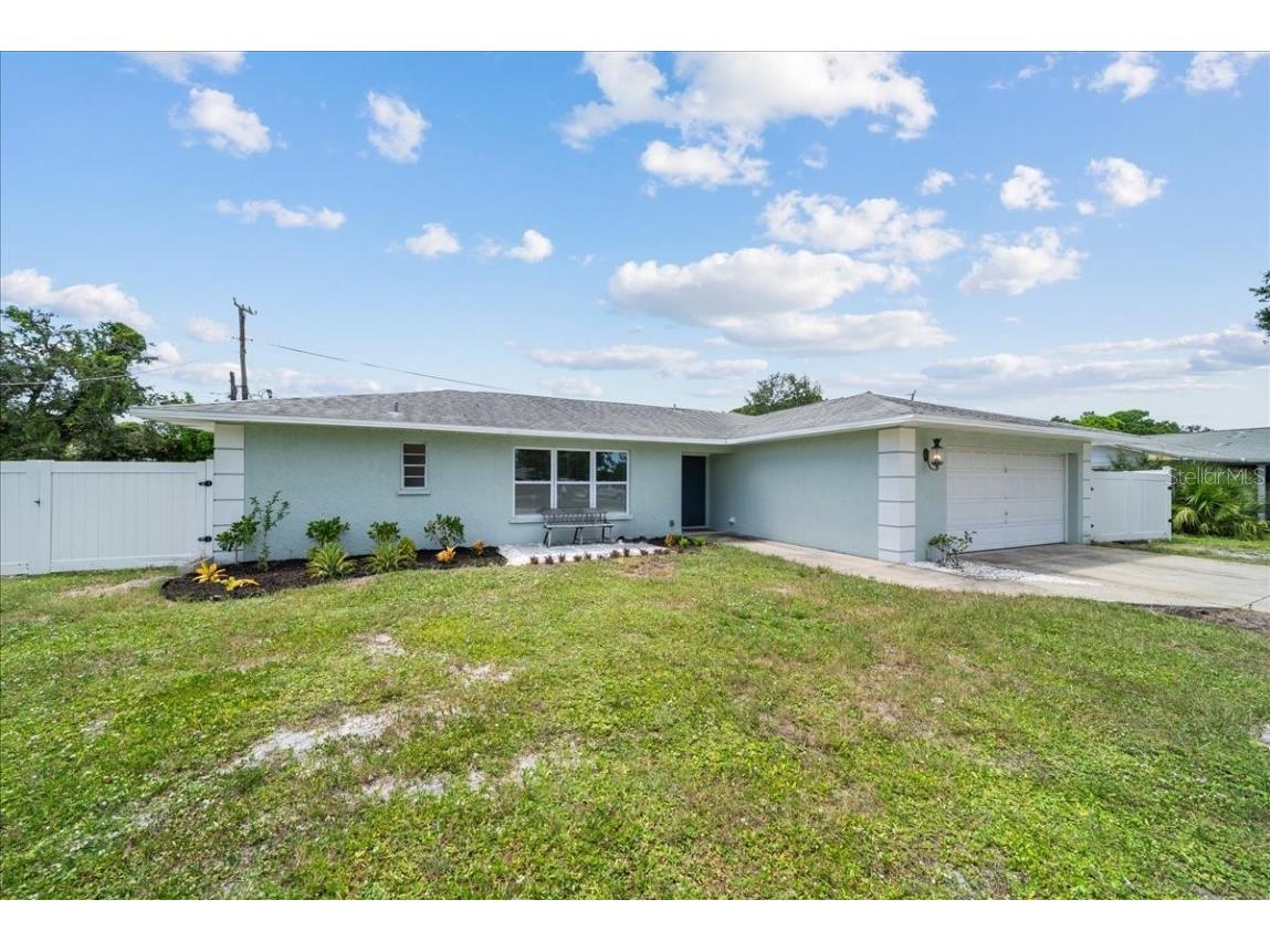 3634 York Drive W Bradenton FL 34205 A4662437 image1