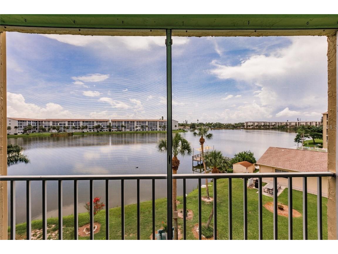 3635 Lake Bayshore Drive #J-410 Bradenton FL 34205 A4656505 image1