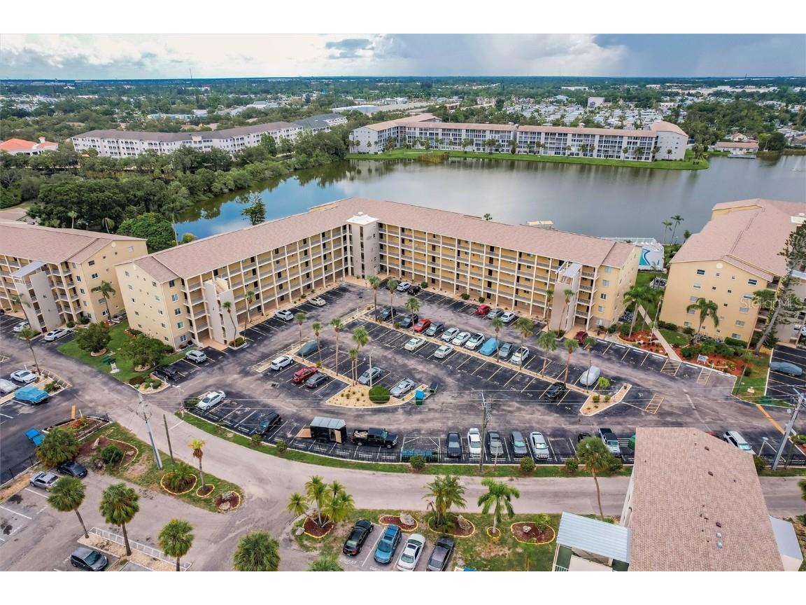 3635 Lake Bayshore Drive #J-410 Bradenton FL 34205 A4656505 image2