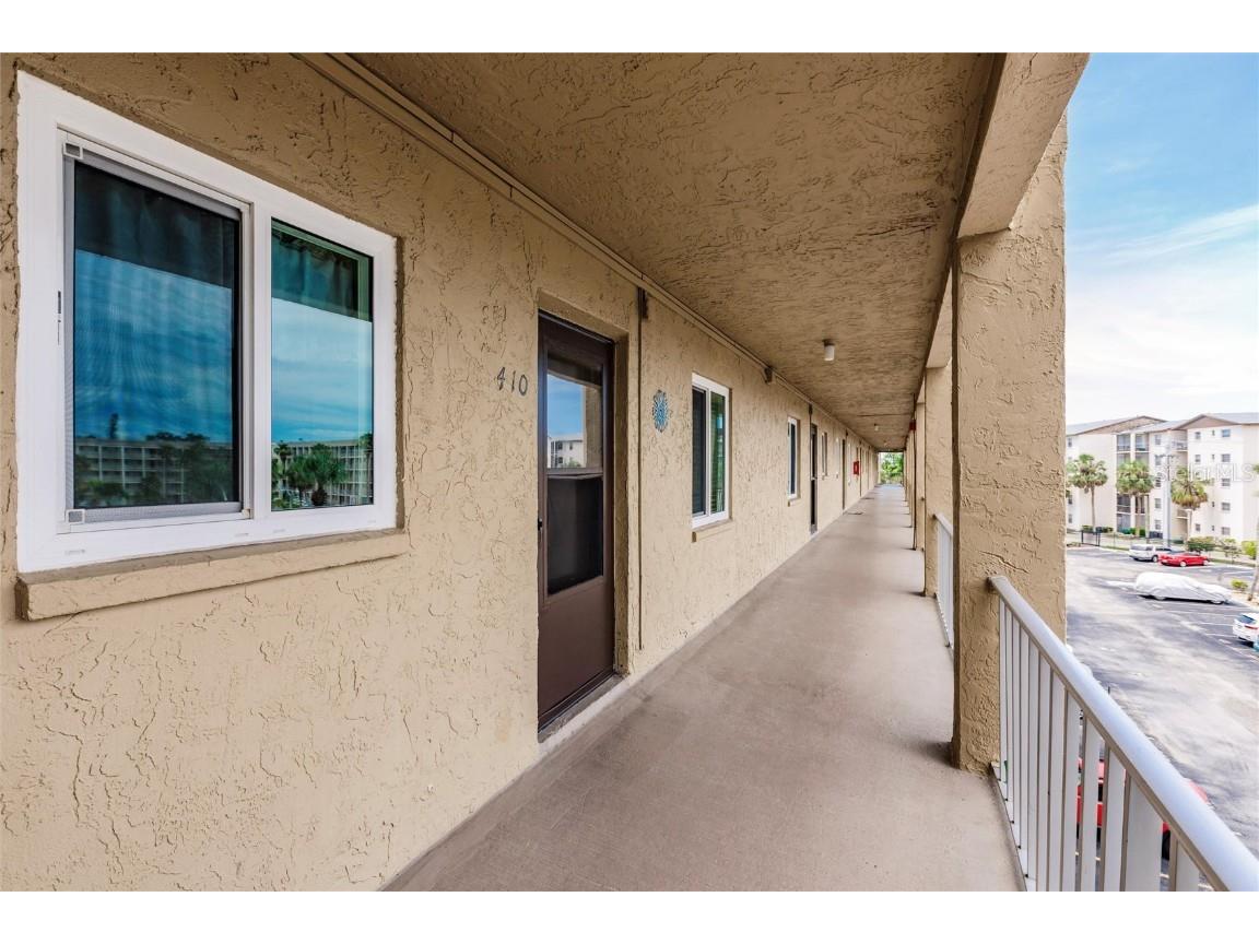 3635 Lake Bayshore Drive #J-410 Bradenton FL 34205 A4656505 image3