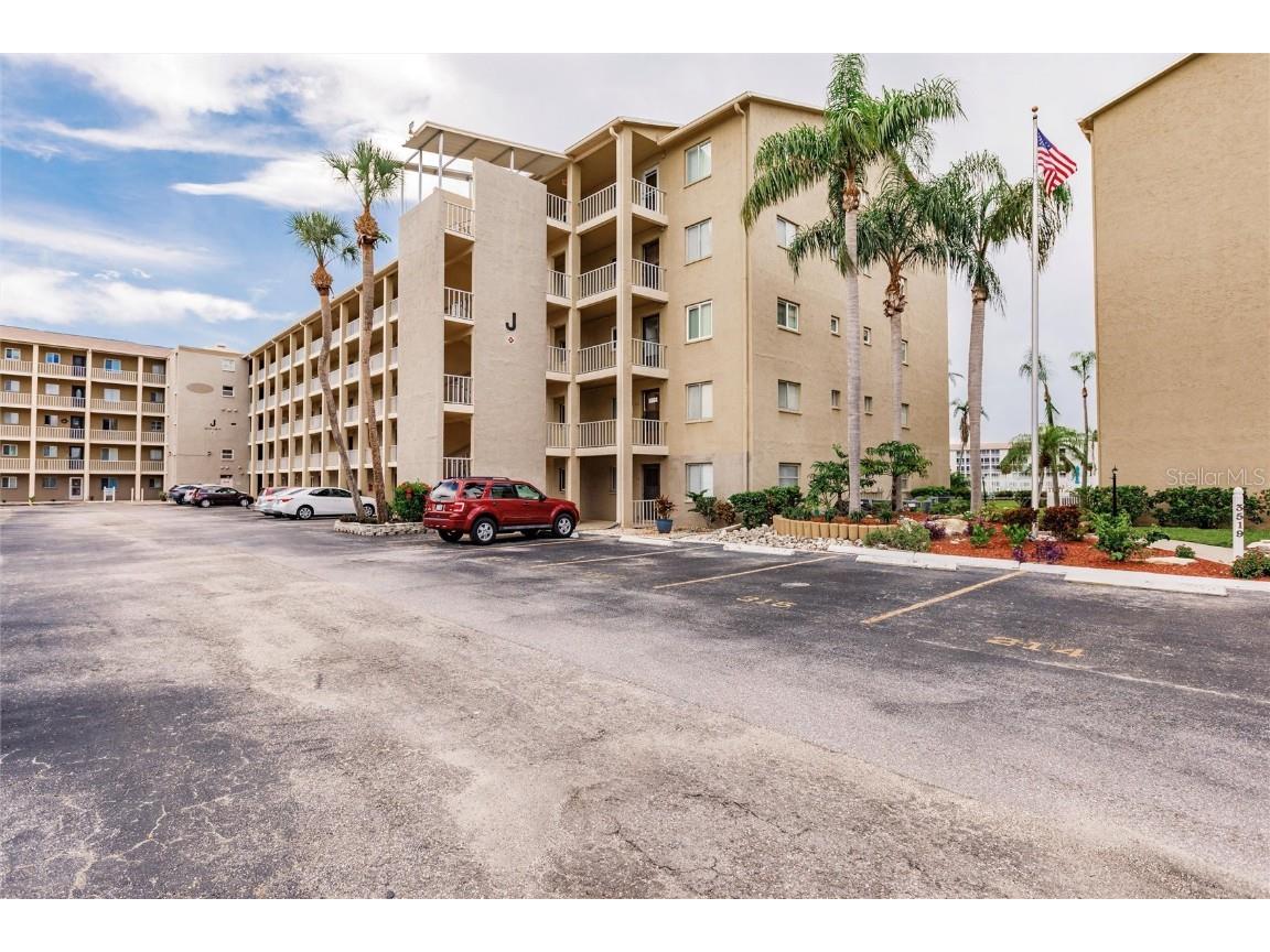 3635 Lake Bayshore Drive #J-410 Bradenton FL 34205 A4656505 image35