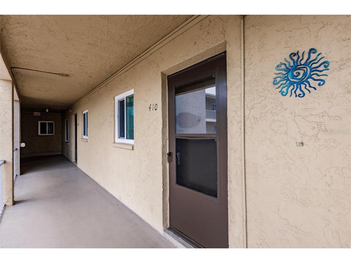 3635 Lake Bayshore Drive #J-410 Bradenton FL 34205 A4656505 image4