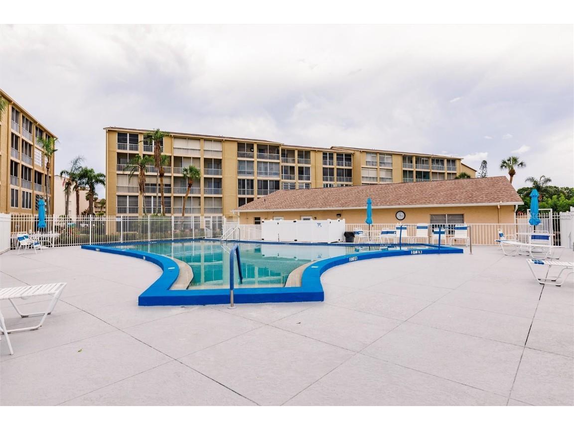 3635 Lake Bayshore Drive #J-410 Bradenton FL 34205 A4656505 image44