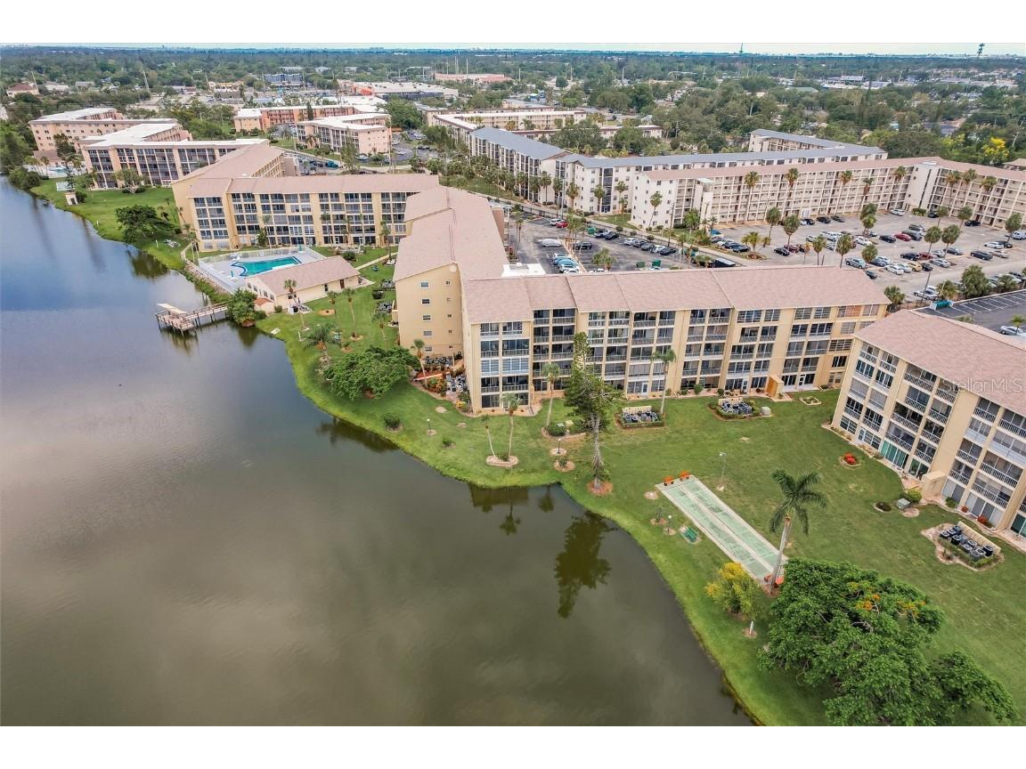 3635 Lake Bayshore Drive #J-410 Bradenton FL 34205 A4656505 image47