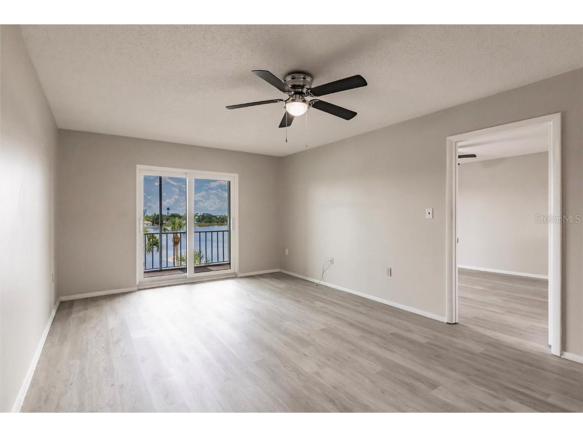 3635 Lake Bayshore Drive #J-410 Bradenton FL 34205 A4656505 image5