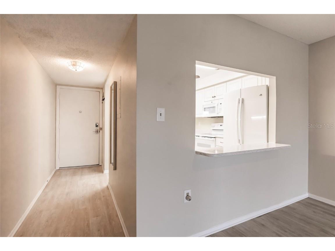 3635 Lake Bayshore Drive #J-410 Bradenton FL 34205 A4656505 image8