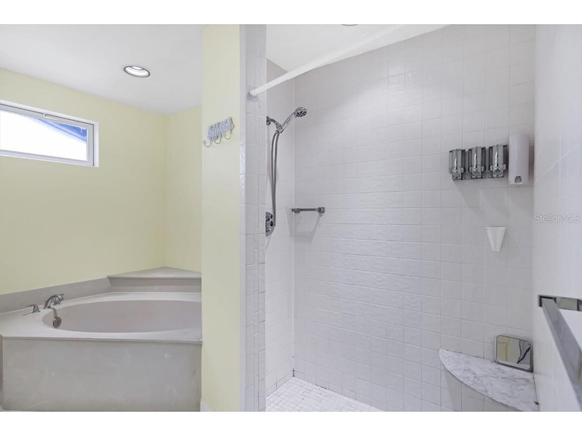 3638 Glen Oaks Manor Drive Sarasota FL 34232 A4665816 image42