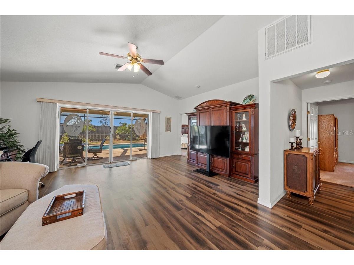 364 Lake Suzanne Drive Lake Wales FL 33859 P4936827 image11