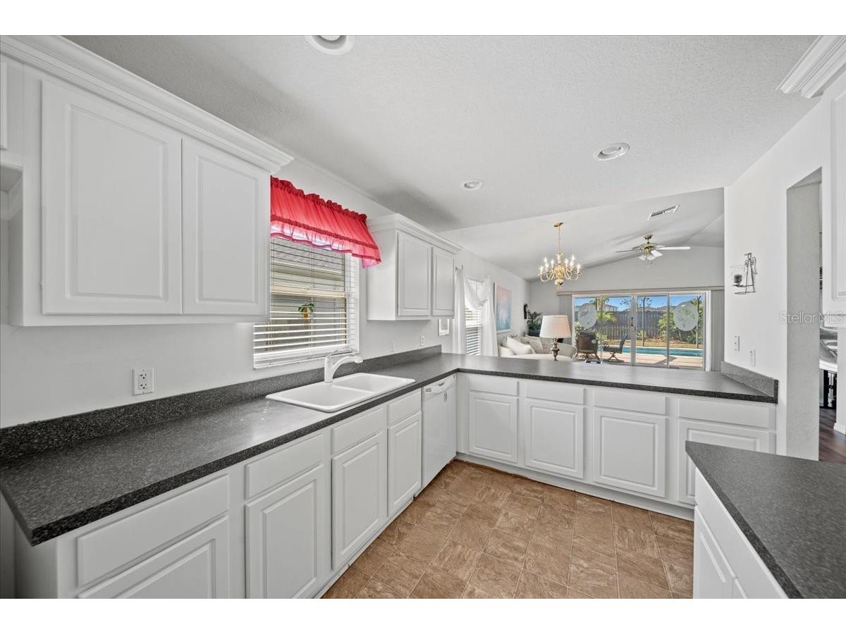 364 Lake Suzanne Drive Lake Wales FL 33859 P4936827 image16