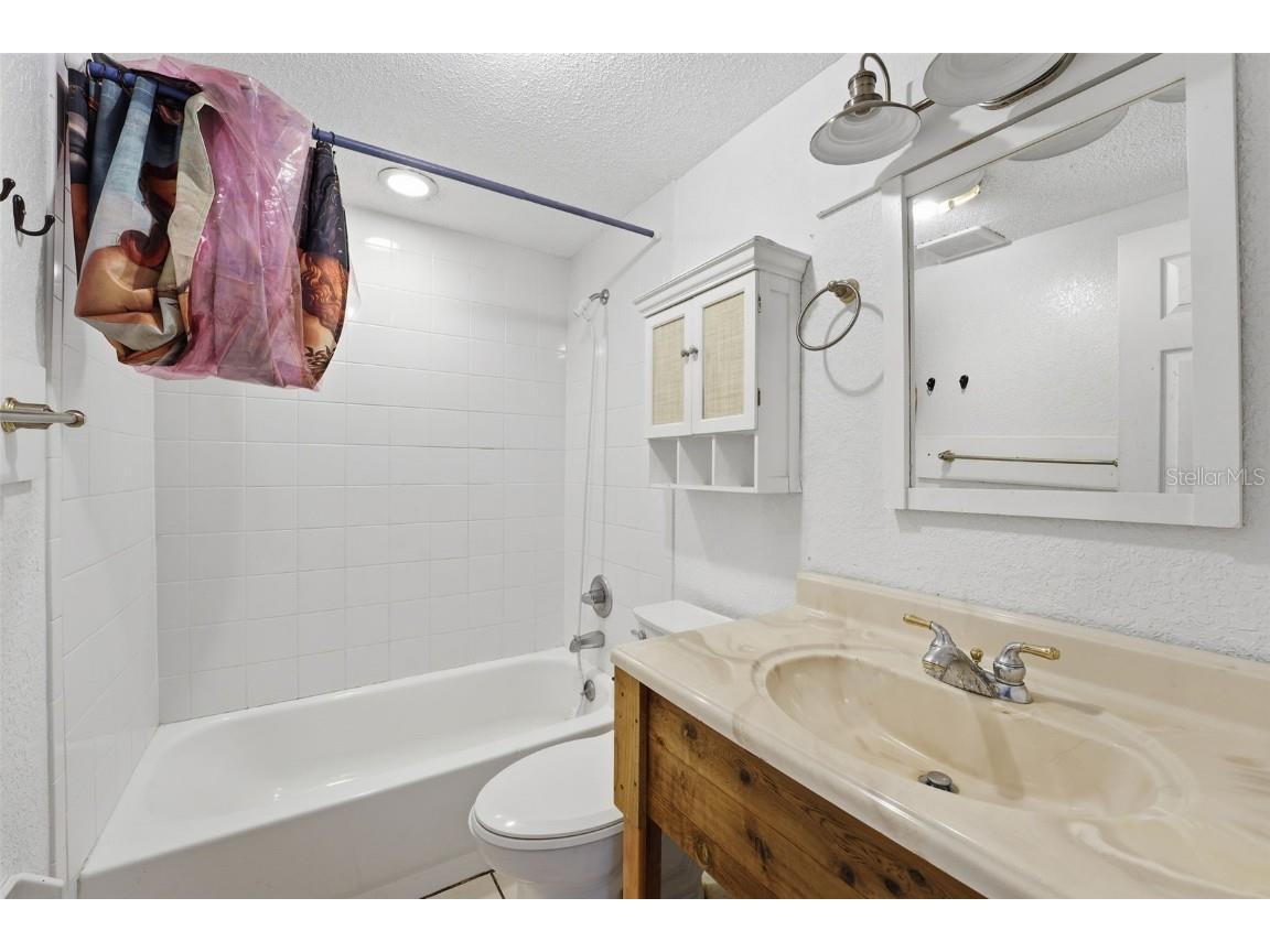 3642 Radnor Place Sarasota FL 34232 A4675036 image17