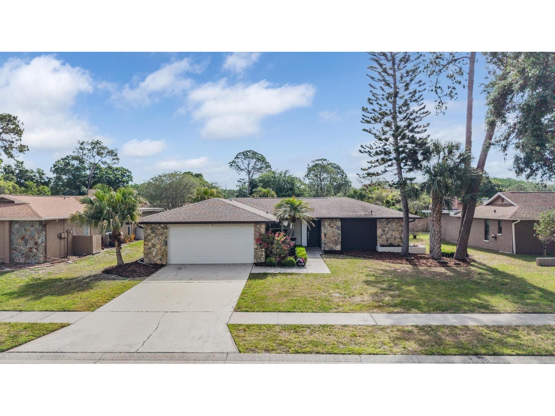 3643 Fairway Forest Circle Palm Harbor FL 34685 TB8499957 image1