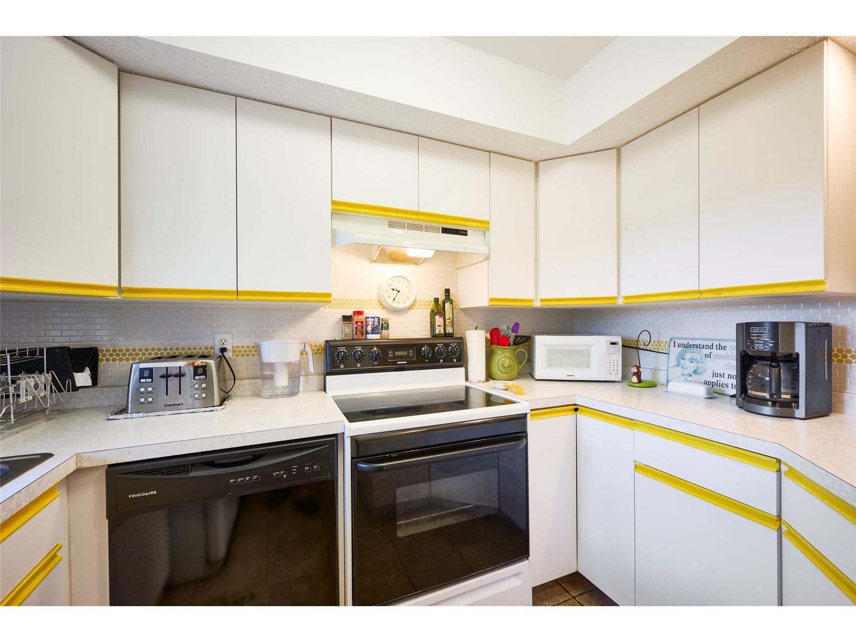 3647 Edgewater Drive Sebring FL 33872 - LAKE GRANADA P4936608 image6