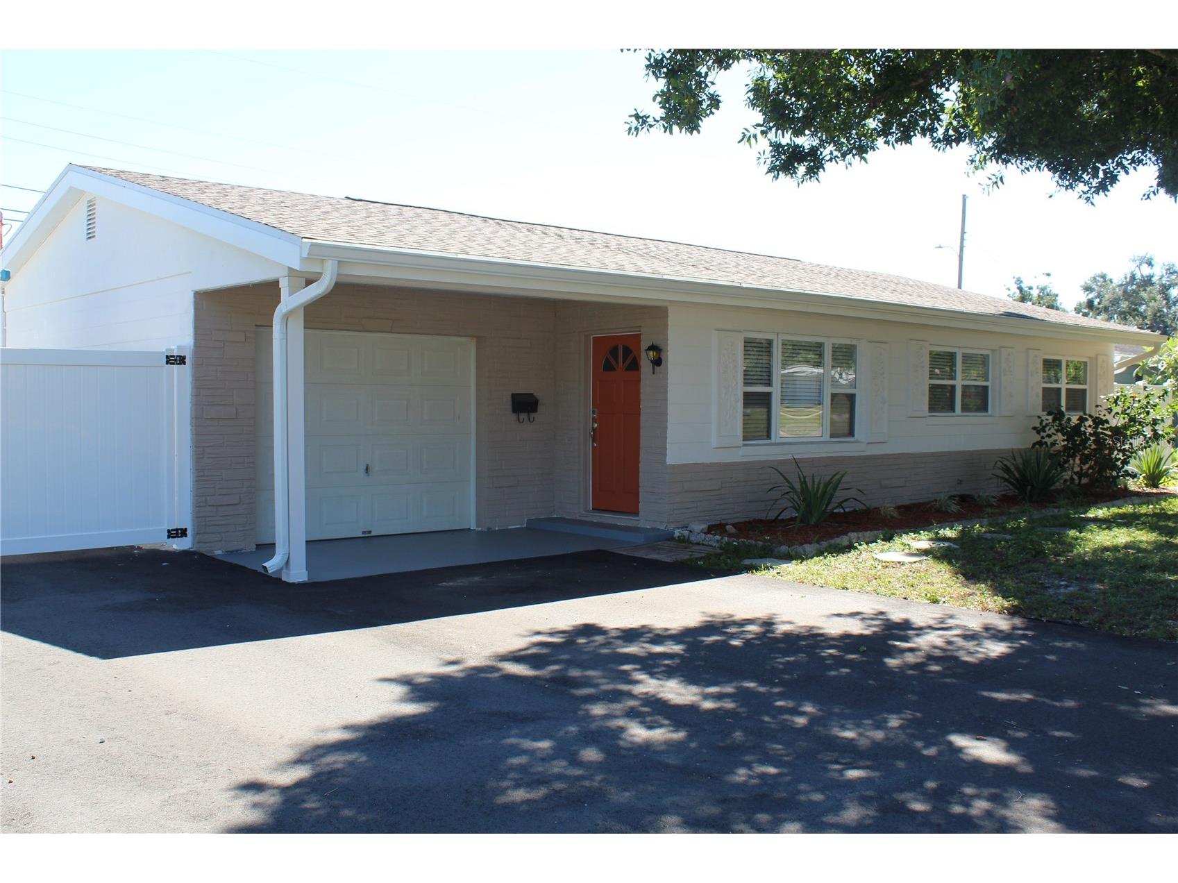 3649 60th Street N Saint Petersburg FL 33710 TB8395824 image1