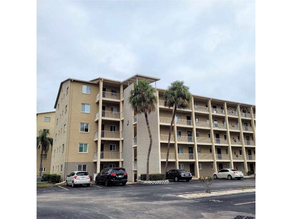 3649 Lake Bayshore Drive #J-501 Bradenton FL 34205 A4590577 image1