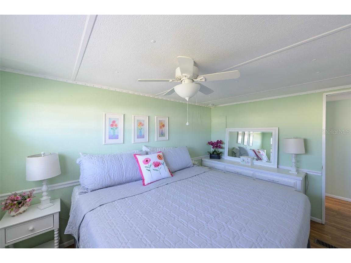 365 Andros Drive Sarasota FL 34233 A4668425 image13