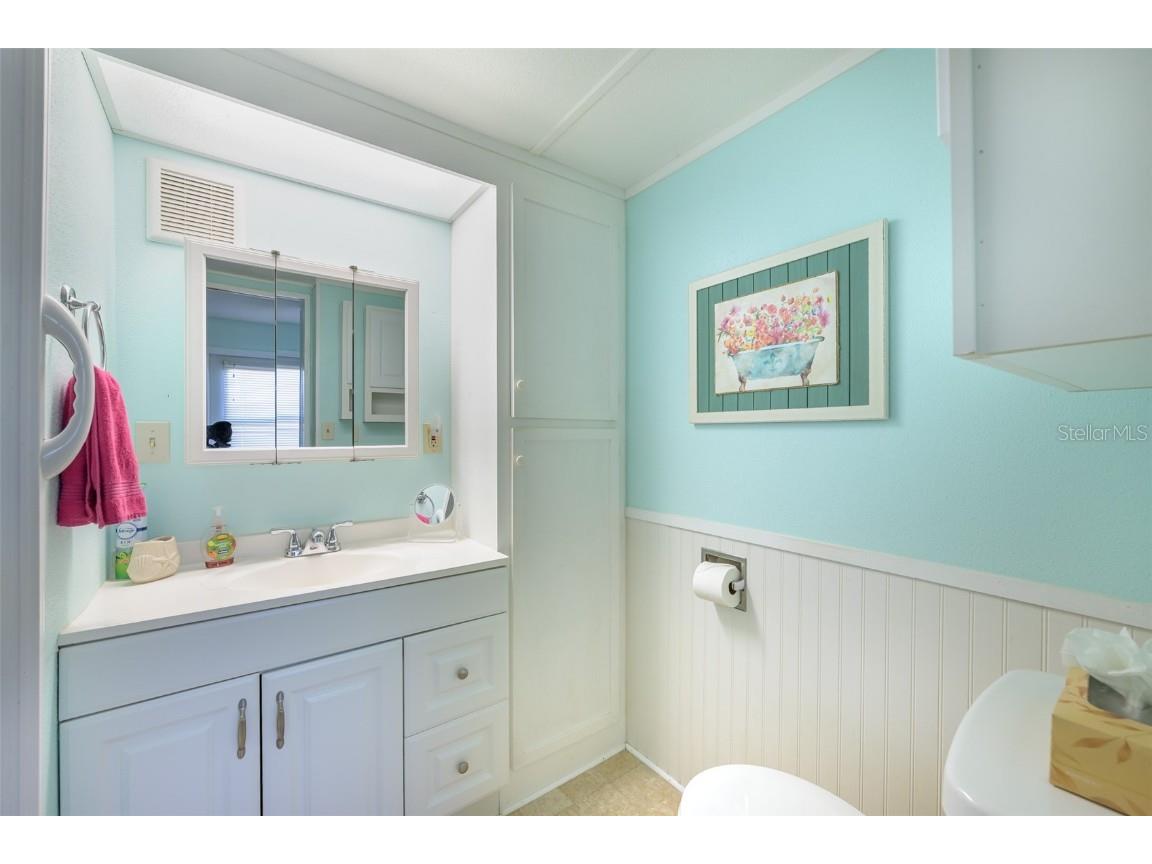 365 Andros Drive Sarasota FL 34233 A4668425 image16