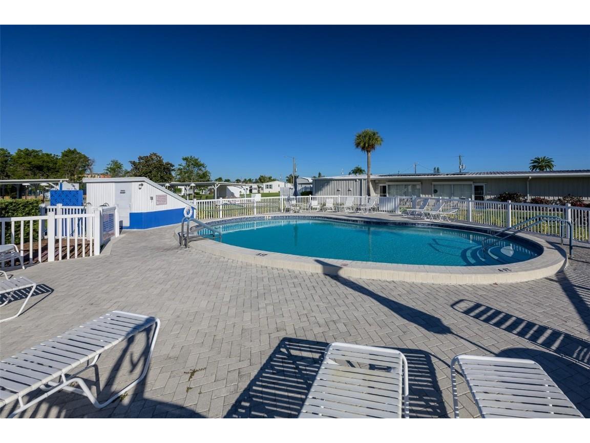 365 Andros Drive Sarasota FL 34233 A4668425 image26