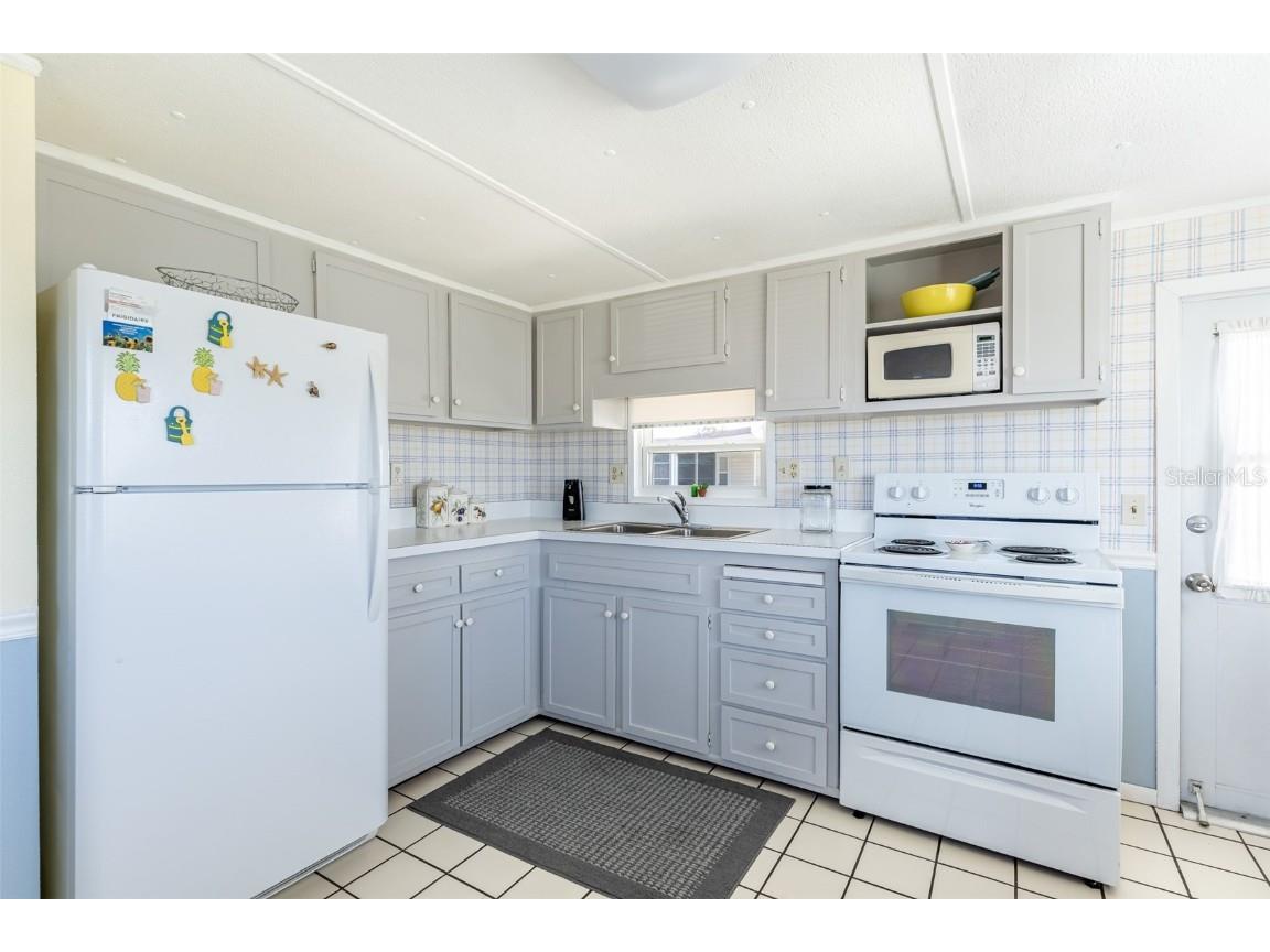 365 Andros Drive Sarasota FL 34233 A4668425 image7