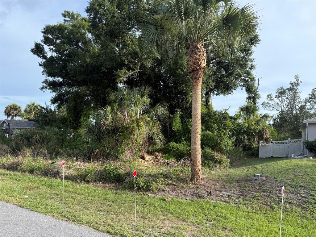 365 La Playa Ln Port Charlotte FL 33953 A4655635 image1