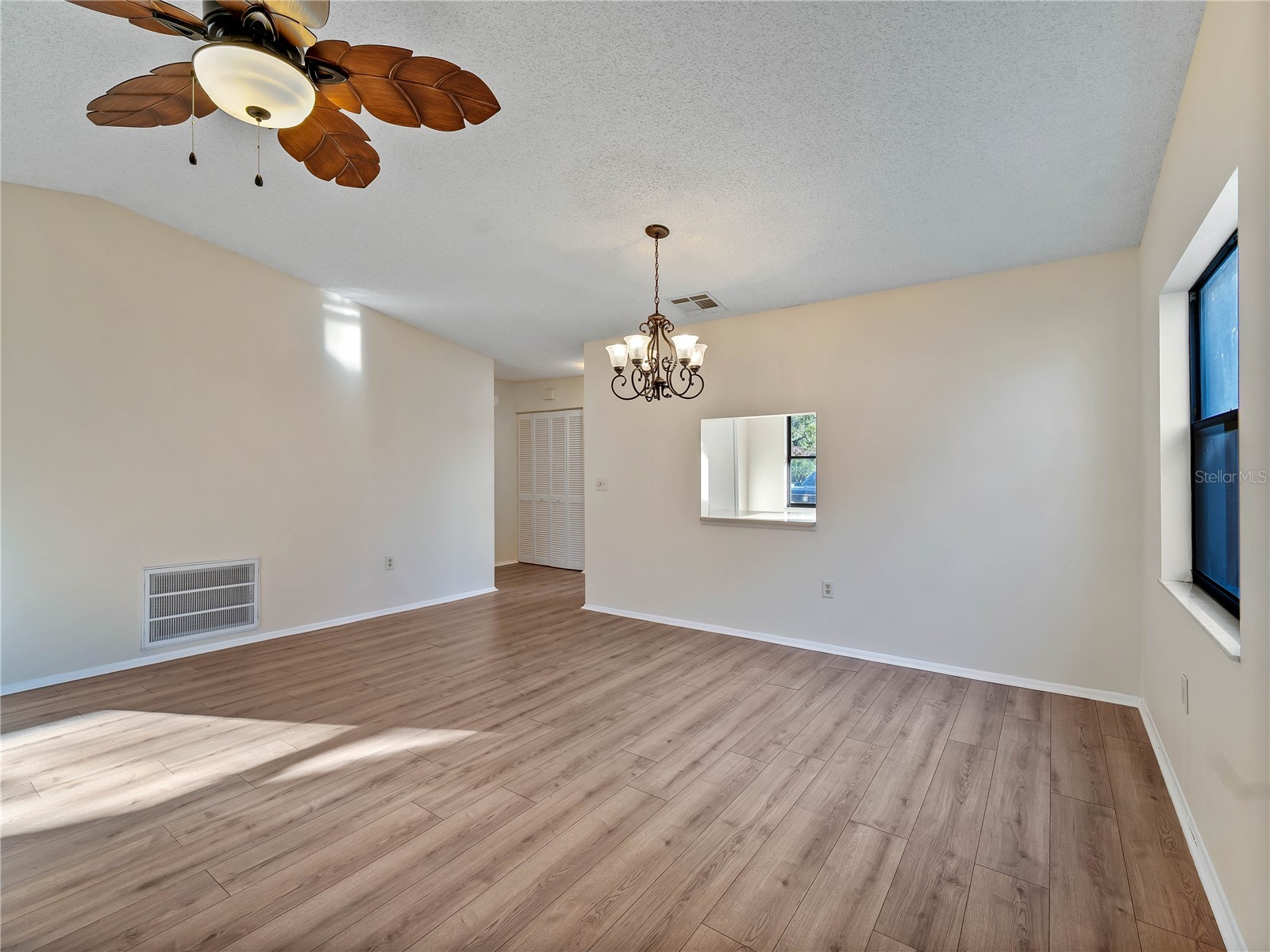 365 Oak Hill Way #32 Sarasota FL 34232 A4677958 image14