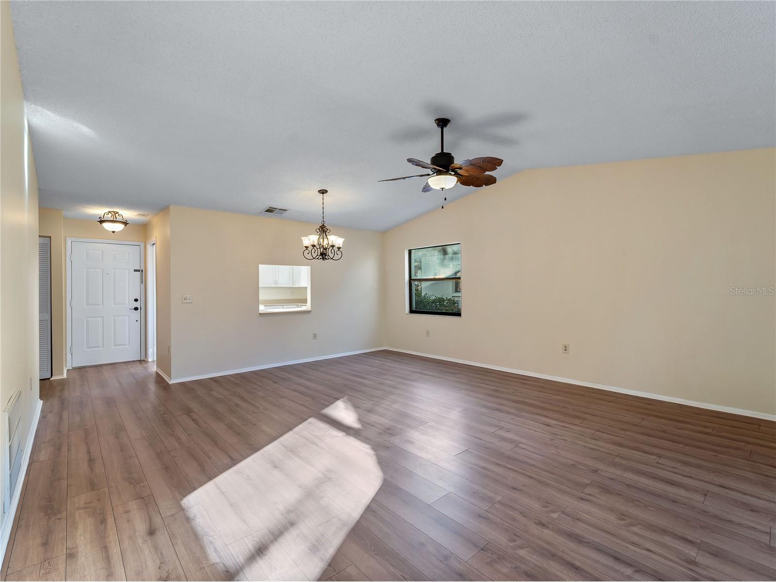 365 Oak Hill Way #32 Sarasota FL 34232 A4677958 image16