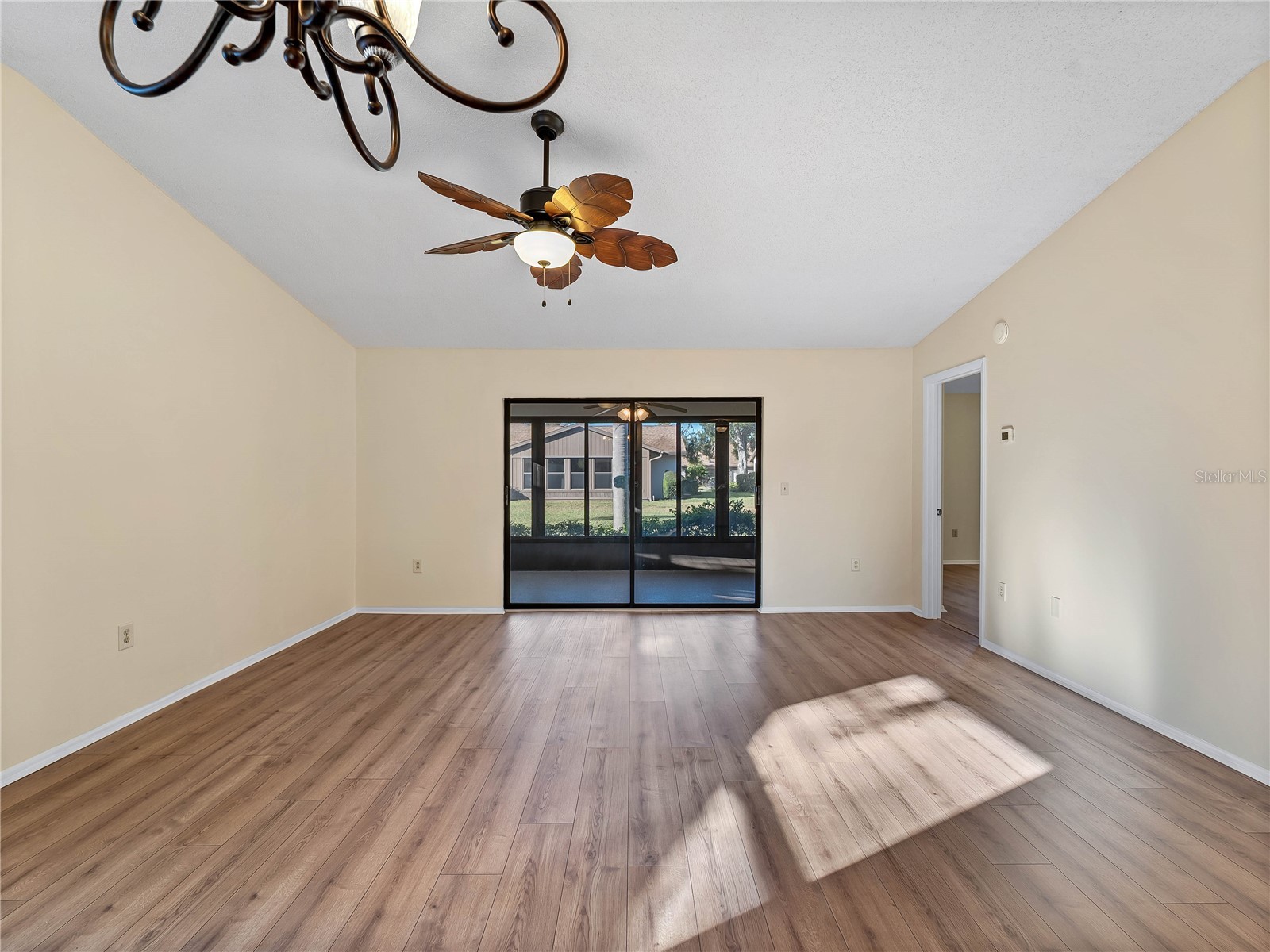 365 Oak Hill Way #32 Sarasota FL 34232 A4677958 image17