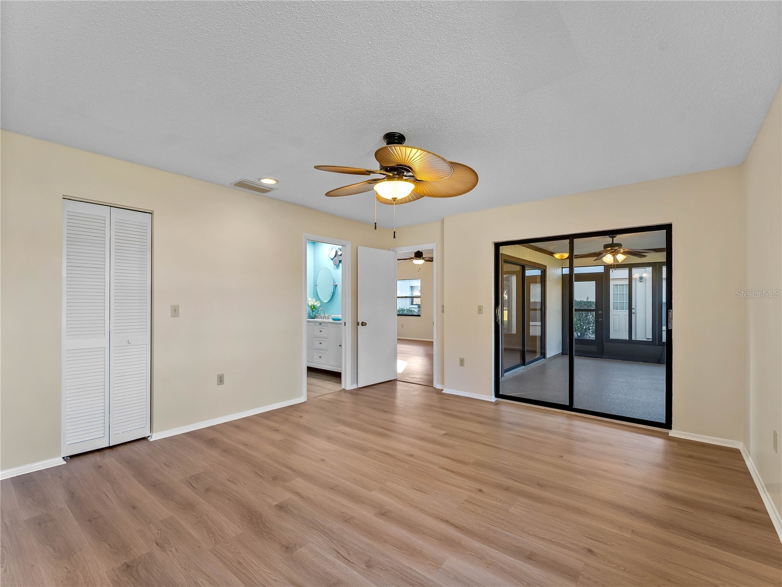 365 Oak Hill Way #32 Sarasota FL 34232 A4677958 image22