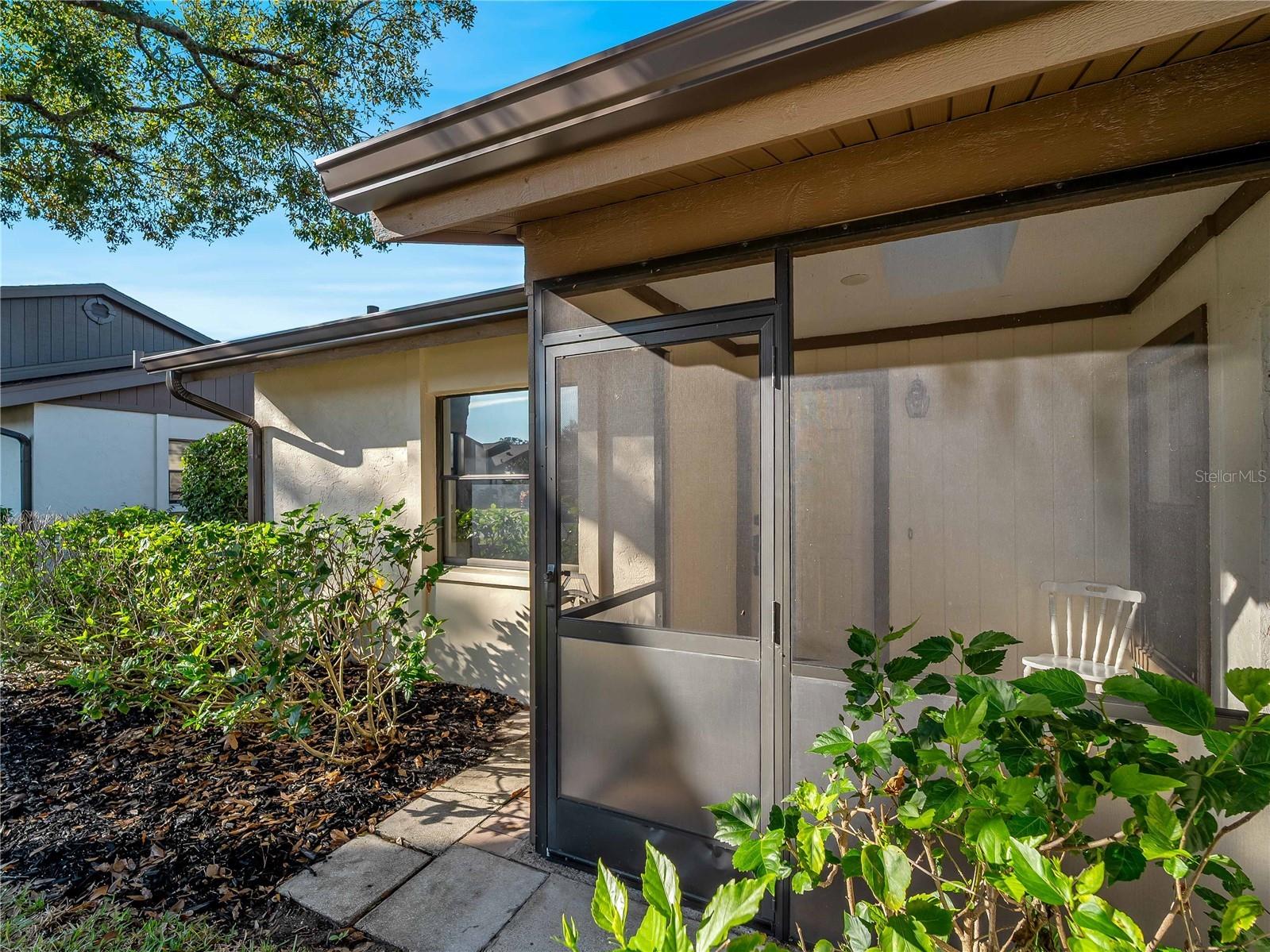 365 Oak Hill Way #32 Sarasota FL 34232 A4677958 image3