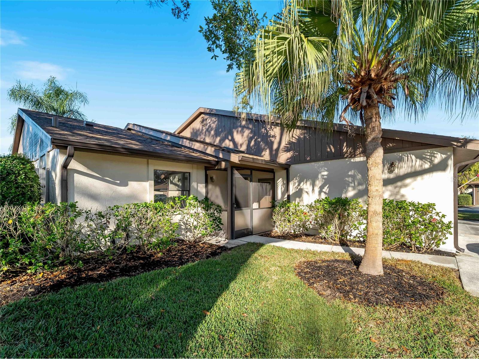 365 Oak Hill Way #32 Sarasota FL 34232 A4677958 image4