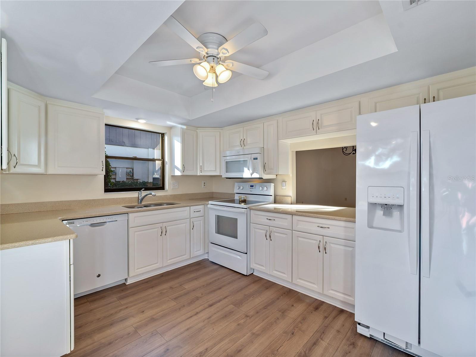 365 Oak Hill Way #32 Sarasota FL 34232 A4677958 image7