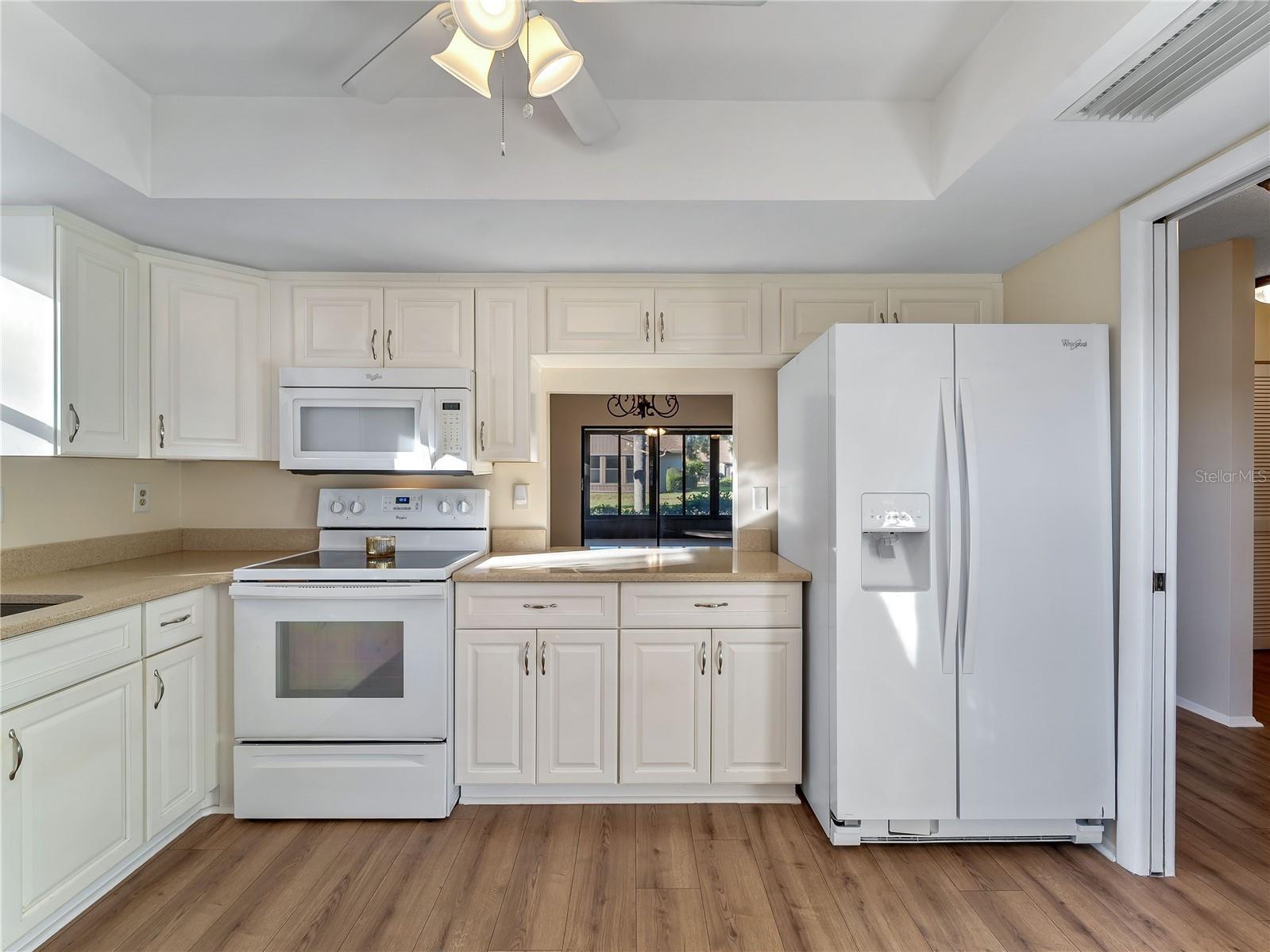 365 Oak Hill Way #32 Sarasota FL 34232 A4677958 image8