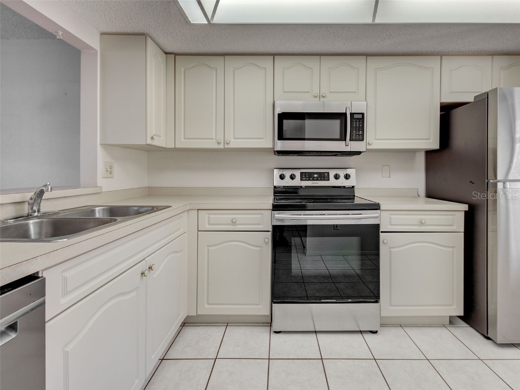 365 Three Lakes Lane #K Venice FL 34285 N6141290 image8