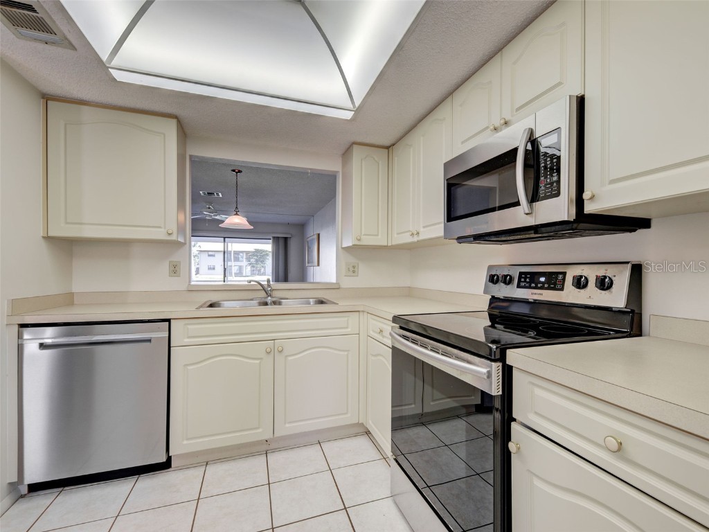 365 Three Lakes Lane #K Venice FL 34285 N6141290 image9