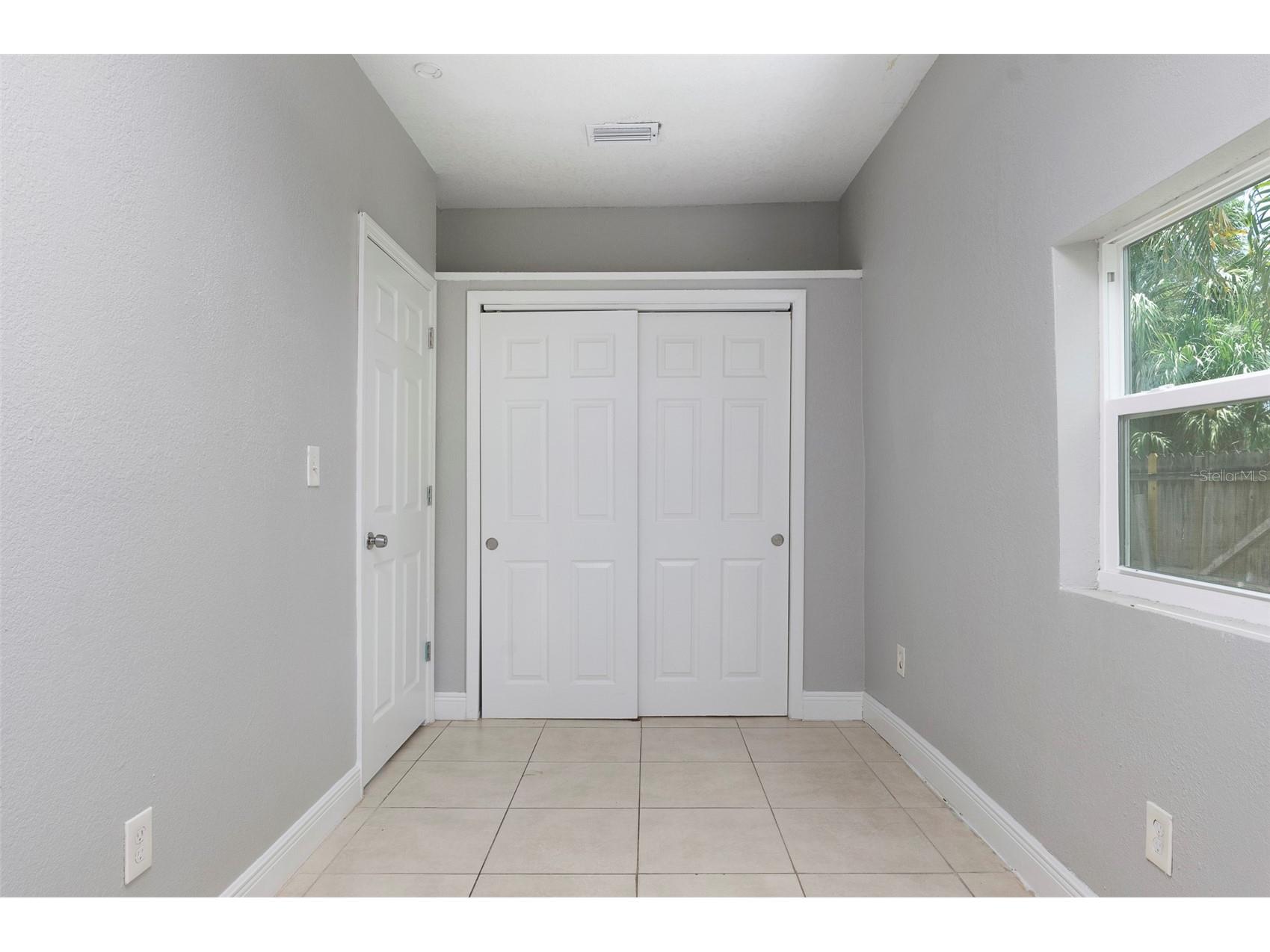3651 Haines Road N Saint Petersburg FL 33704 TB8525531 image10