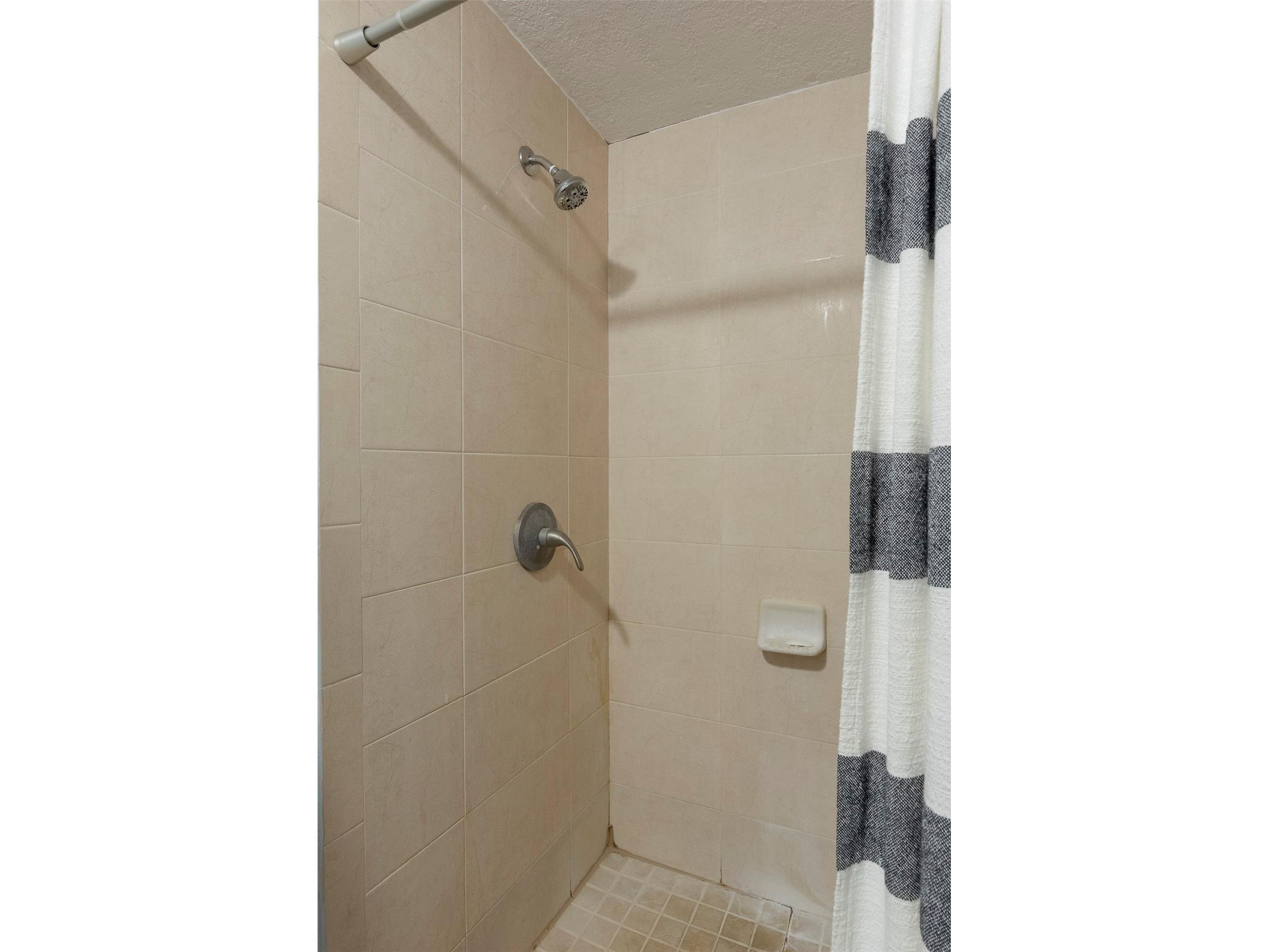 3651 Haines Road N Saint Petersburg FL 33704 TB8525531 image32