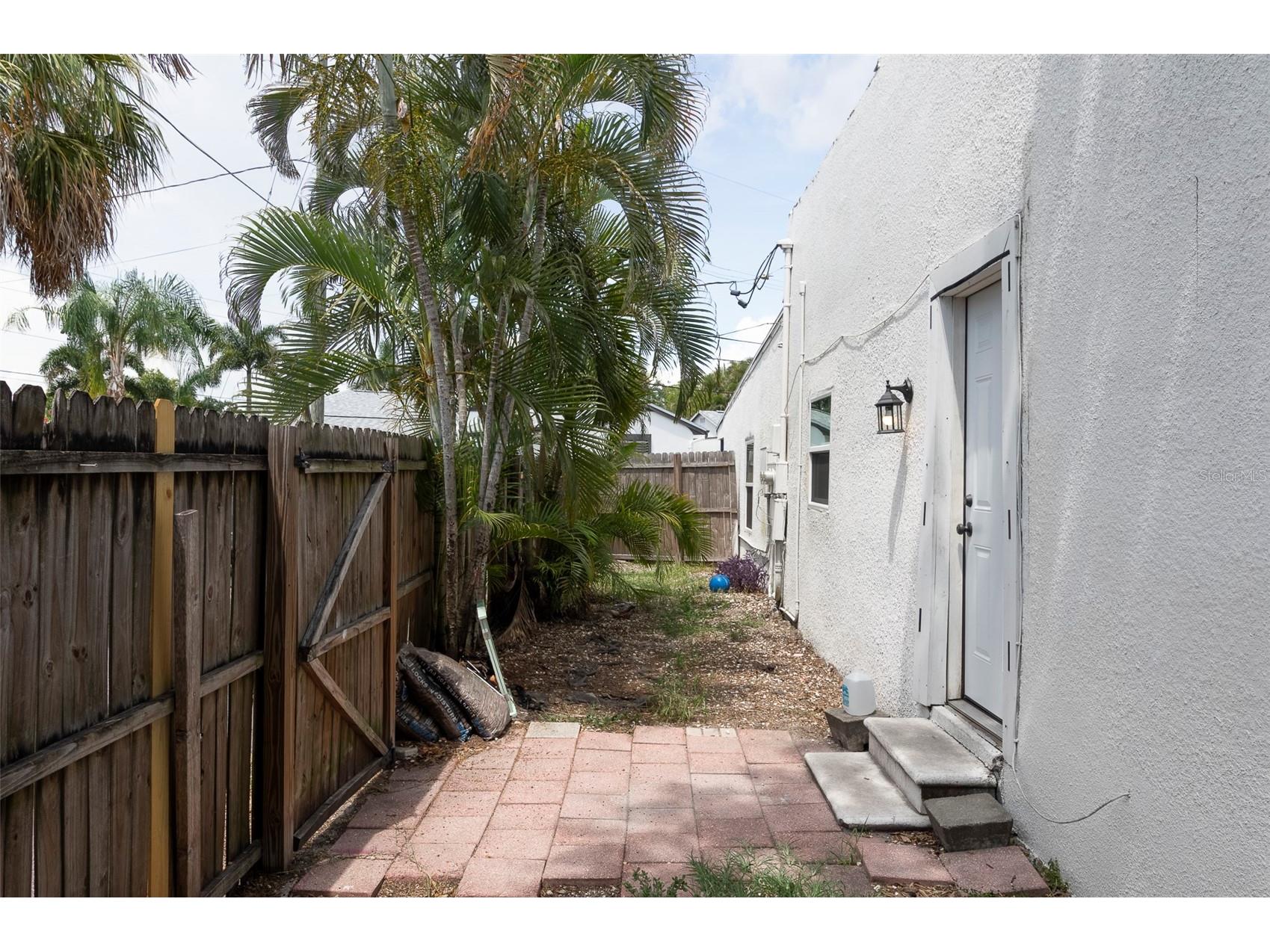 3651 Haines Road N Saint Petersburg FL 33704 TB8525531 image41