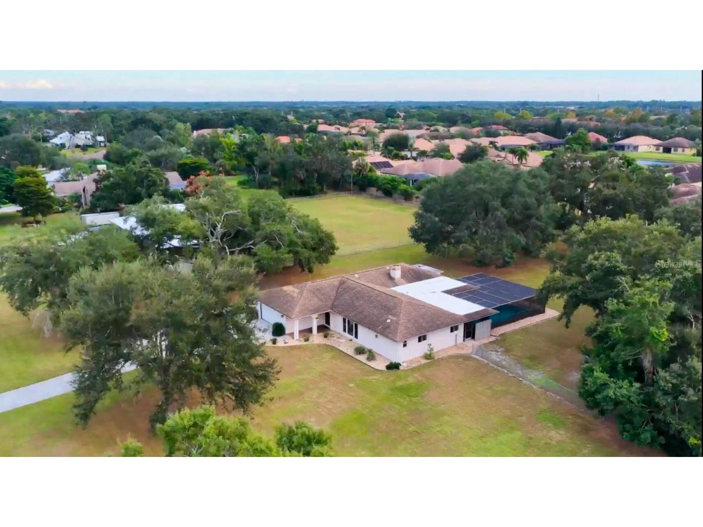 3652 Oak Grove Drive Sarasota FL 34243 O6357781 image2