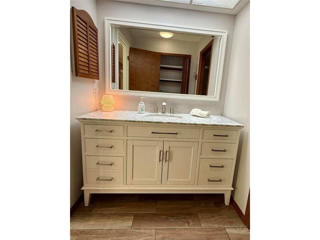 3652 Oak Grove Drive Sarasota FL 34243 O6357781 image38