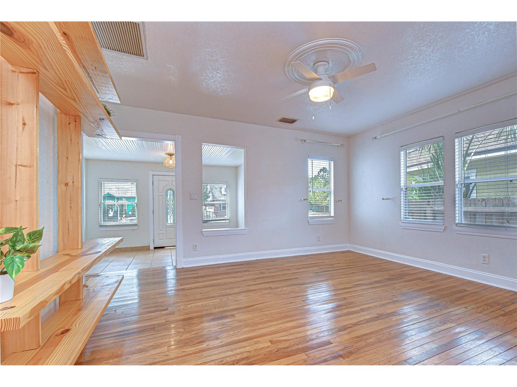 3653 2nd Avenue N Saint Petersburg FL 33713 TB8507192 image10