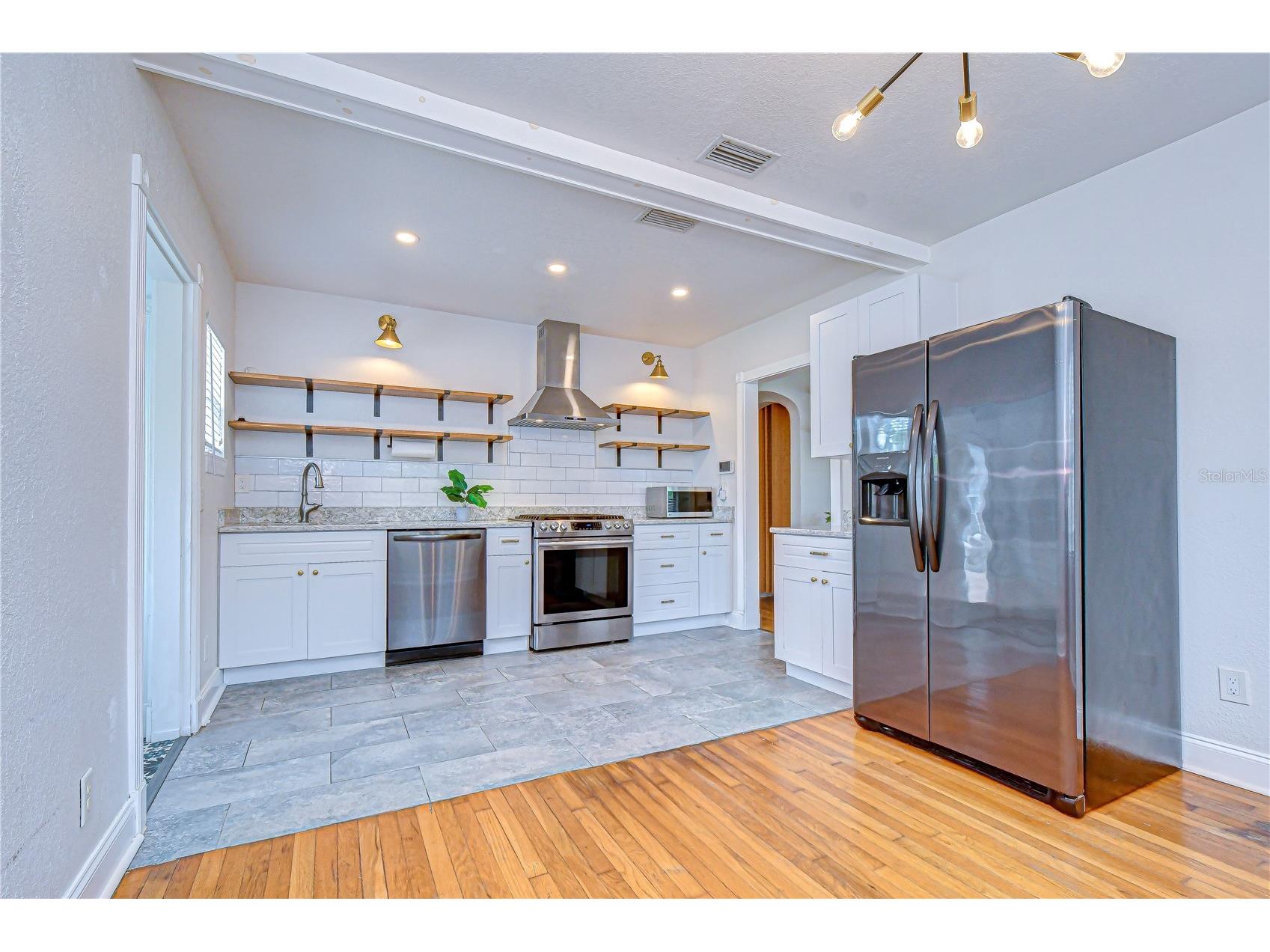 3653 2nd Avenue N Saint Petersburg FL 33713 TB8507192 image15