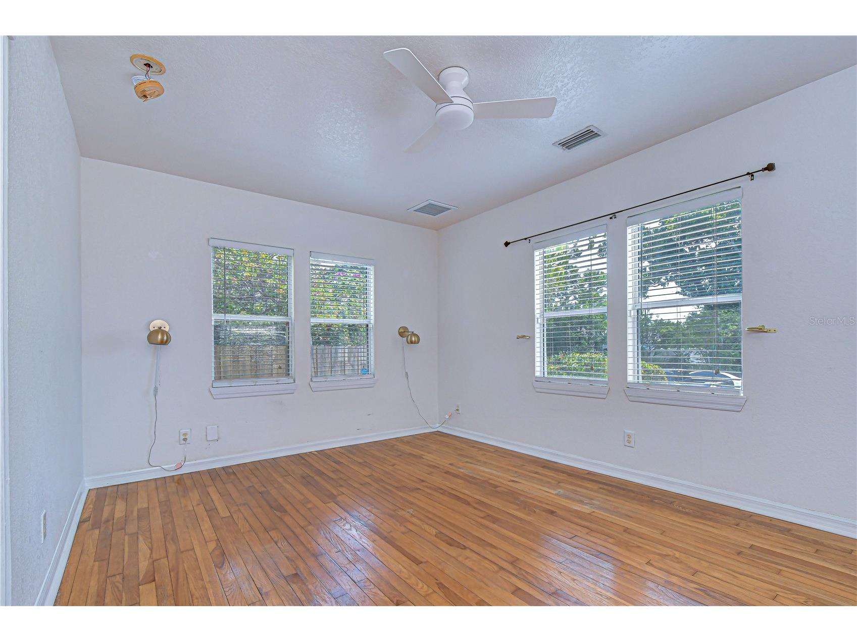 3653 2nd Avenue N Saint Petersburg FL 33713 TB8507192 image21