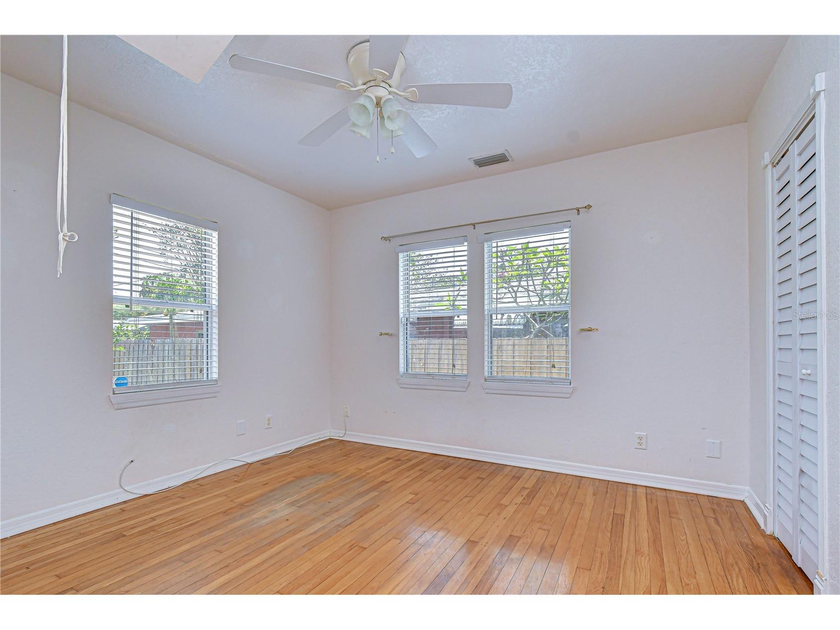 3653 2nd Avenue N Saint Petersburg FL 33713 TB8507192 image25