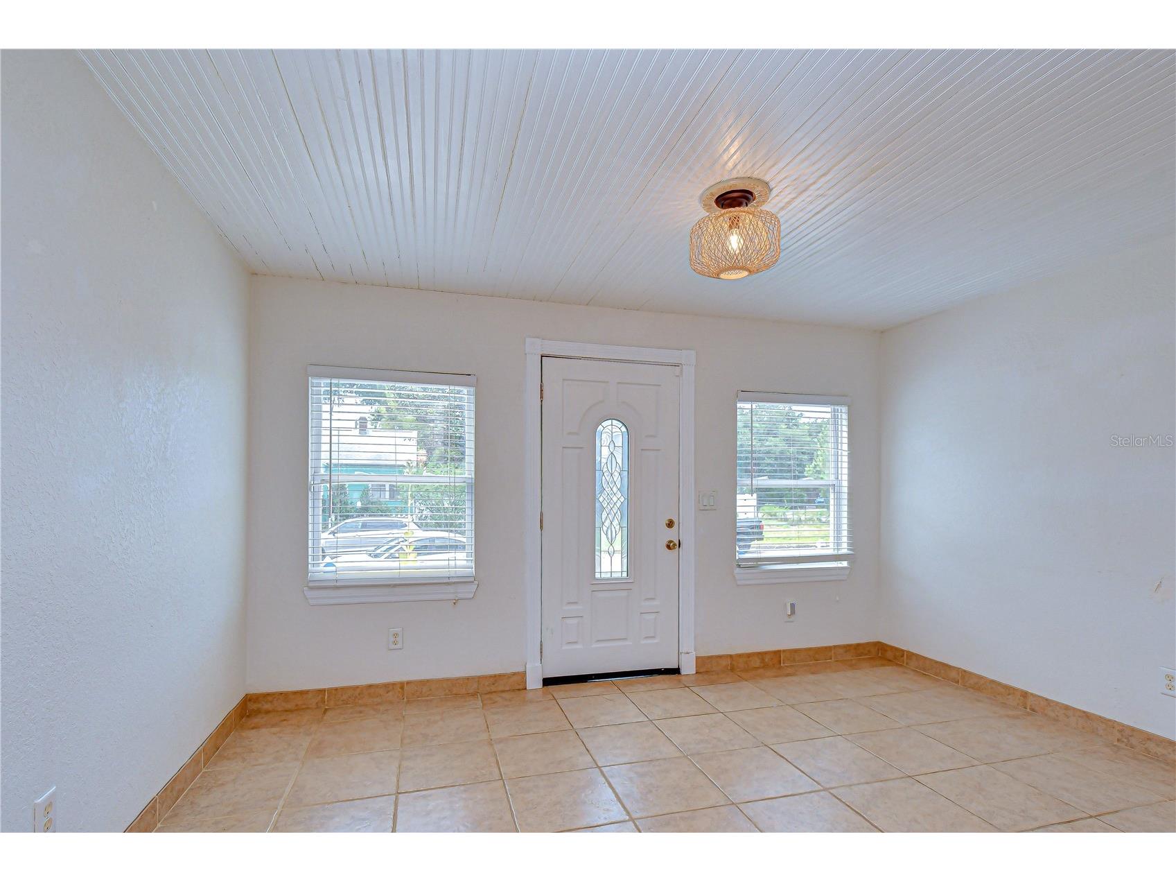 3653 2nd Avenue N Saint Petersburg FL 33713 TB8507192 image3