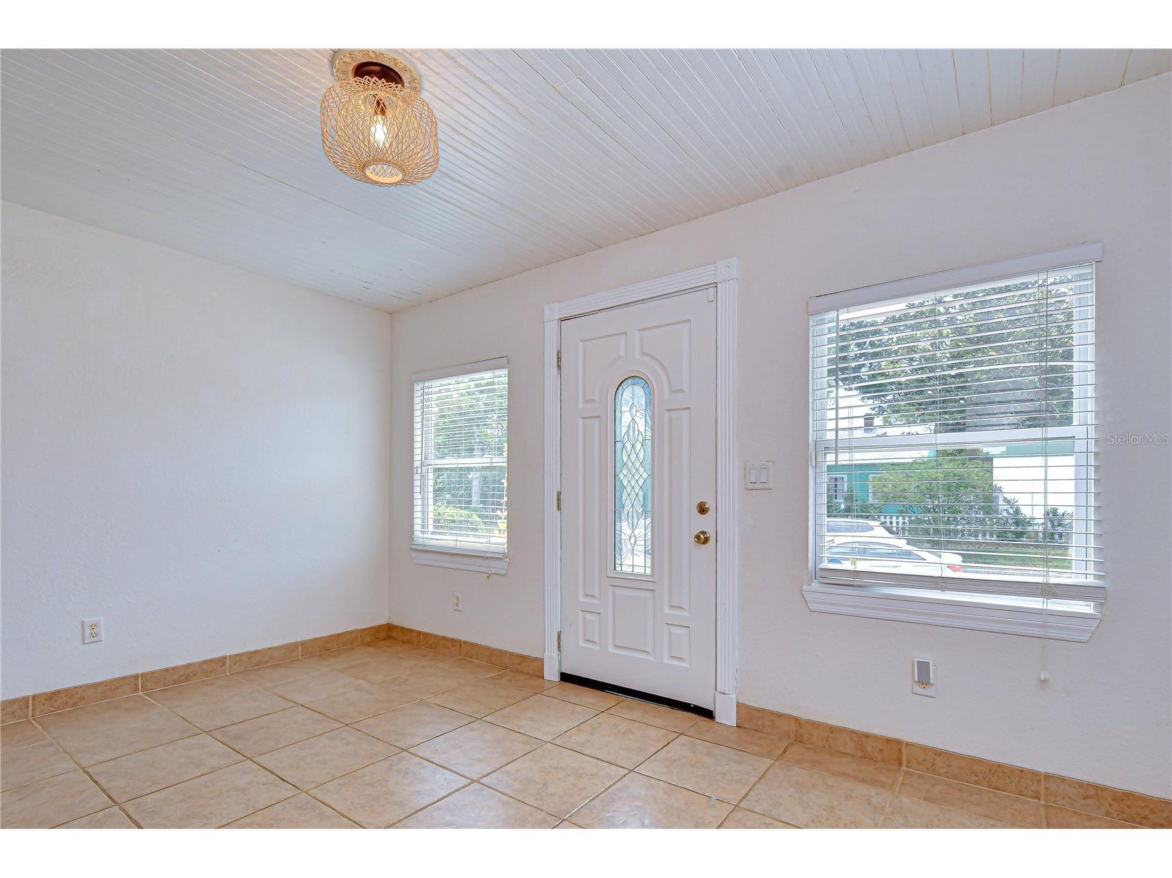 3653 2nd Avenue N Saint Petersburg FL 33713 TB8507192 image4