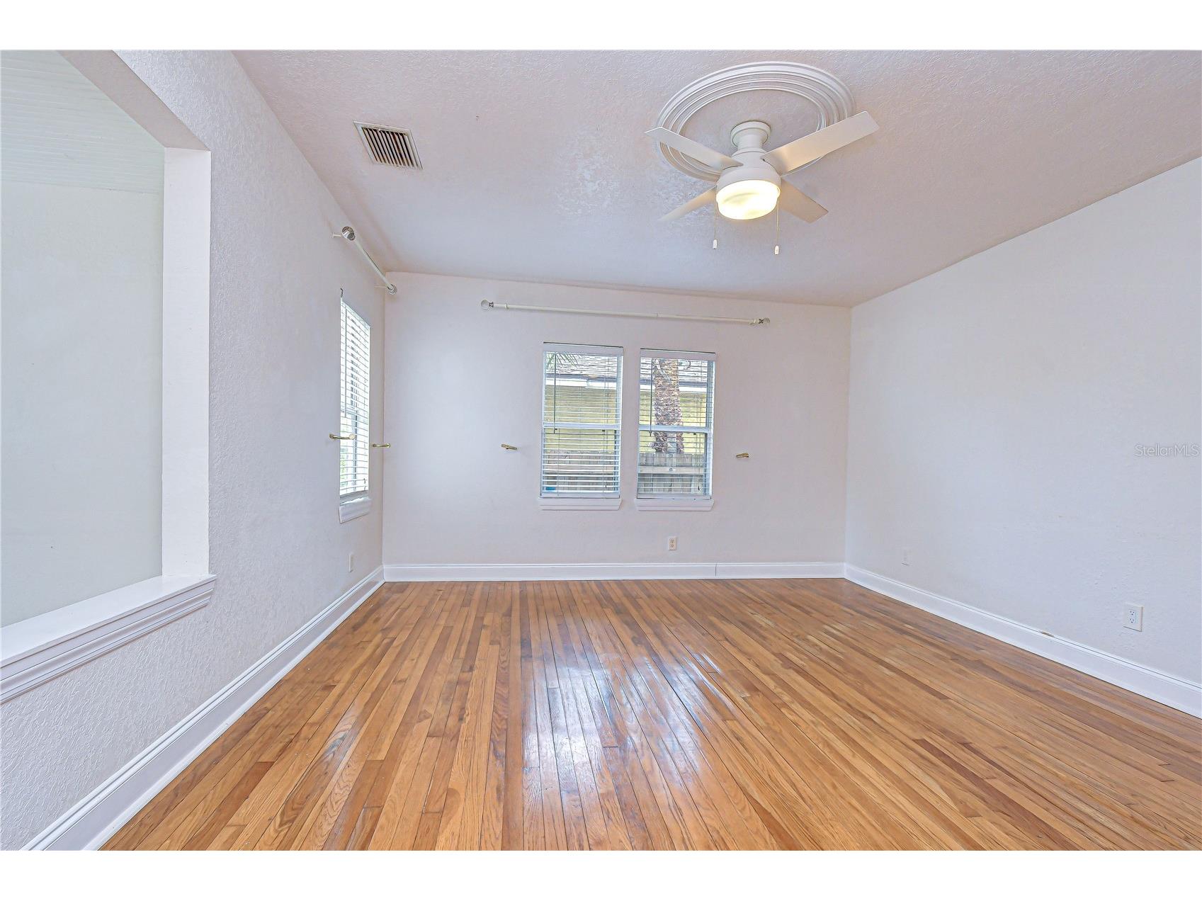 3653 2nd Avenue N Saint Petersburg FL 33713 TB8507192 image7